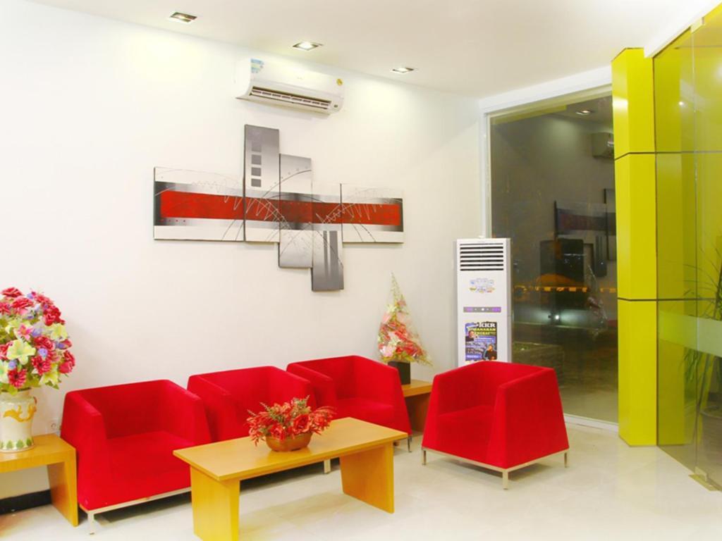 Dragon Inn Kendari Exterior foto